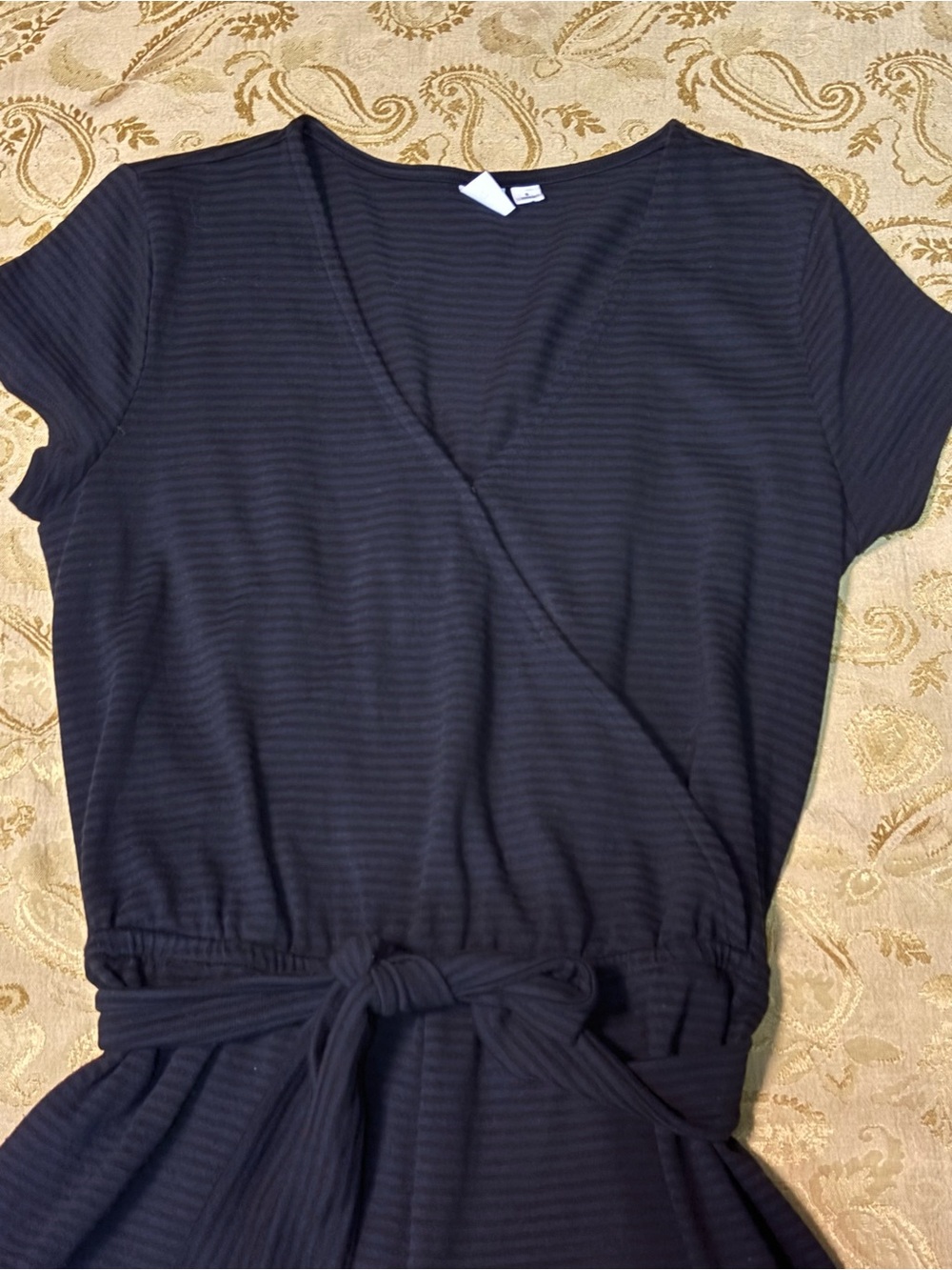 Gap Women’s Black Short-Sleeve One-Piece Romper with Waist Tie - Picture 5 of 7